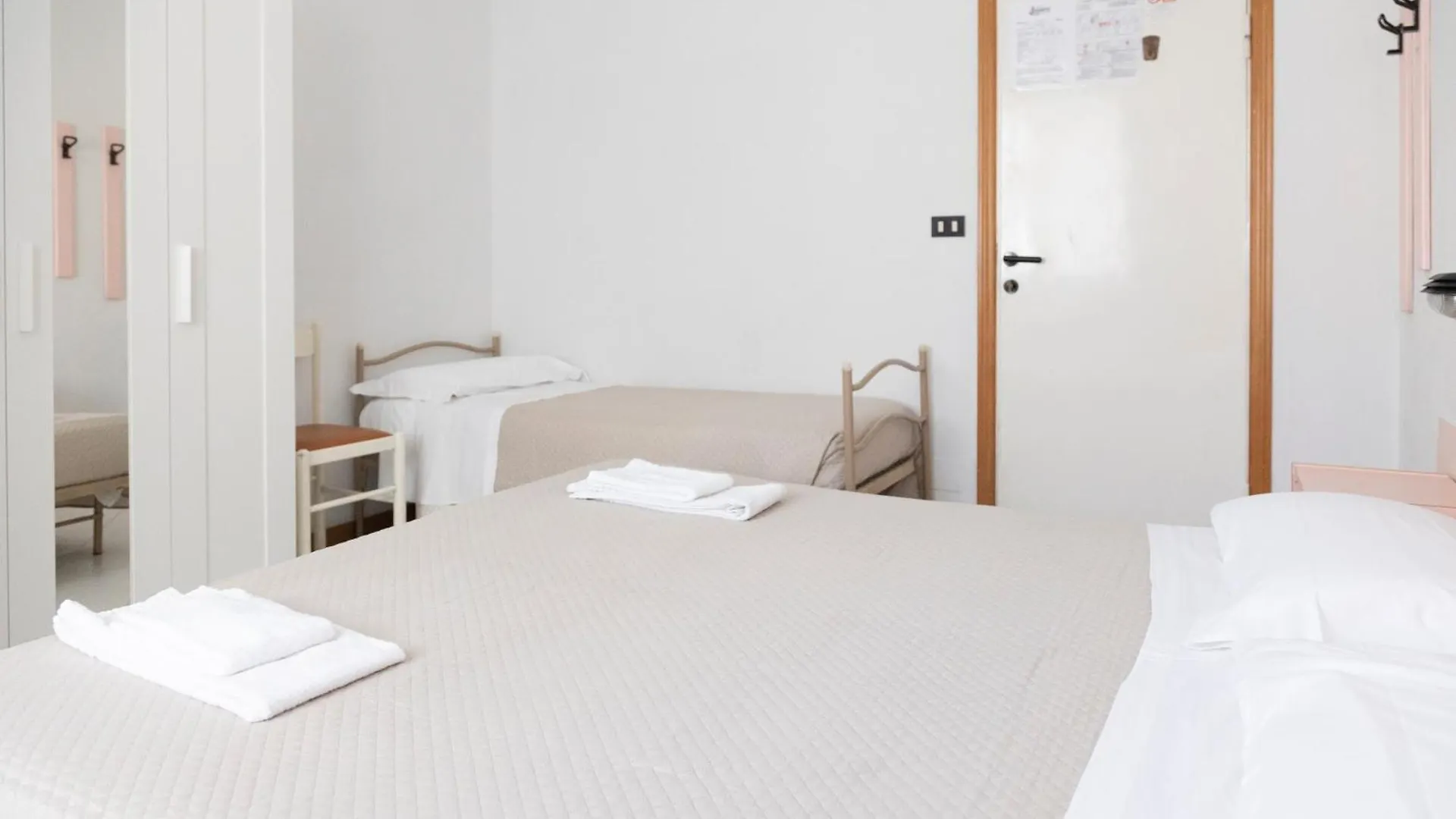 Hotel Laura Beach Rimini