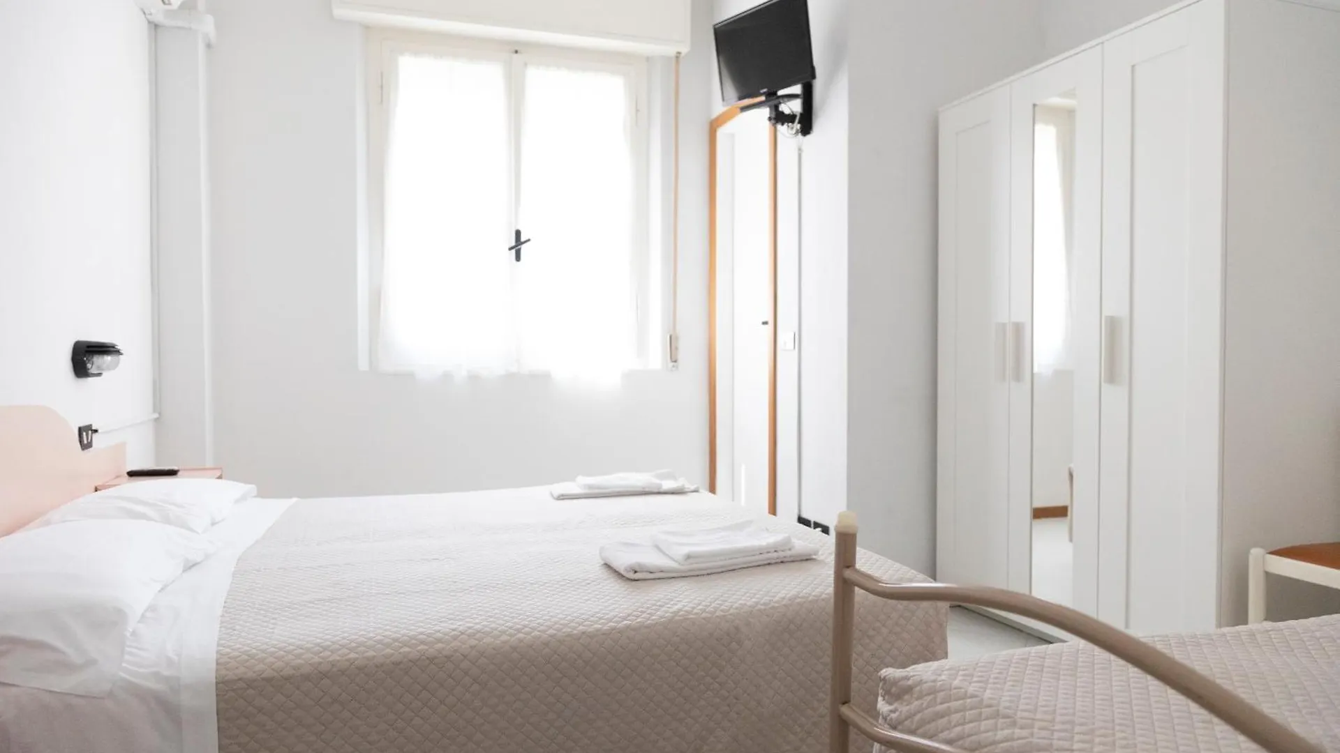 Hotel Laura Beach Rimini