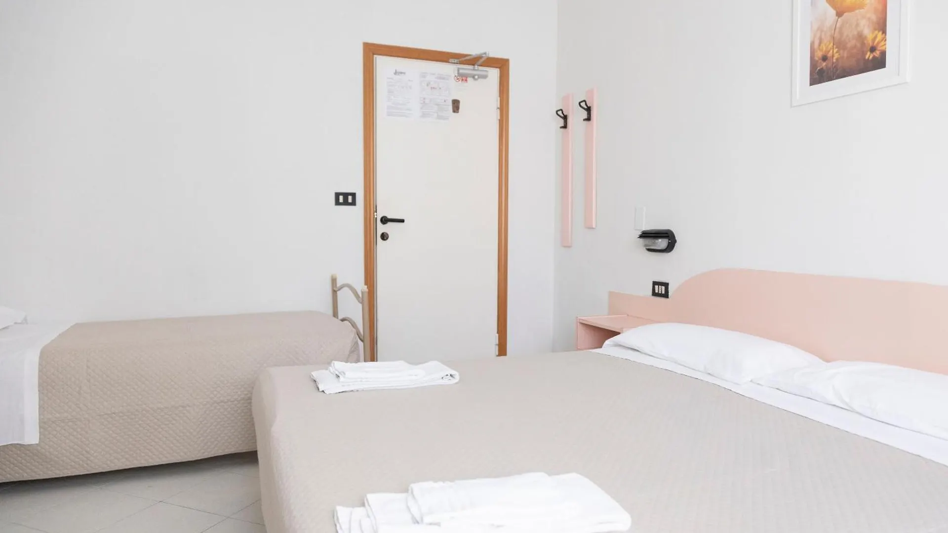 Hotel Laura Beach Rimini