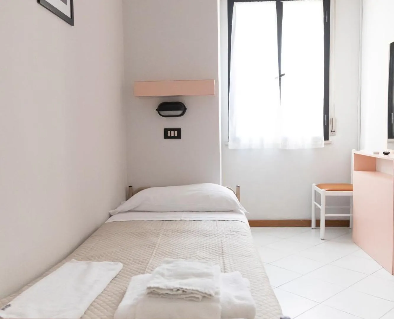 Hotel Laura Beach Rimini 0*,